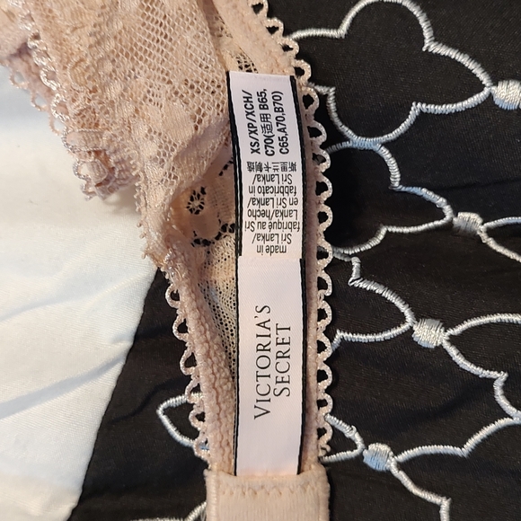 🧁 EUC Victoria's Secret Ladie's Dream Angels Crushed Velour/Lace Bralette, XS - Picture 11 of 13